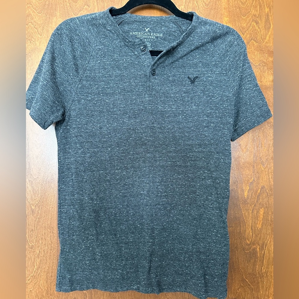 American Eagle Outfitters short sleeved Henley XS